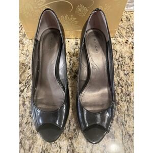 Tahari Patent Leather Pumps 2.5 Inch‎ Heel Open Toe Size 8.5